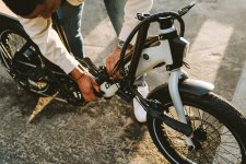 denago-ebikes-4cnKnMKDeSI-unsplash.jpg